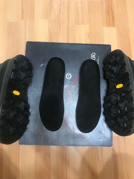 Зимние мужские ботинки "Lowa Tibet Superwarm GTX" 41
