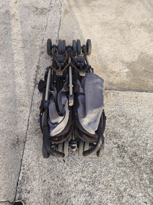 Vendo carrinho de passeio para dois