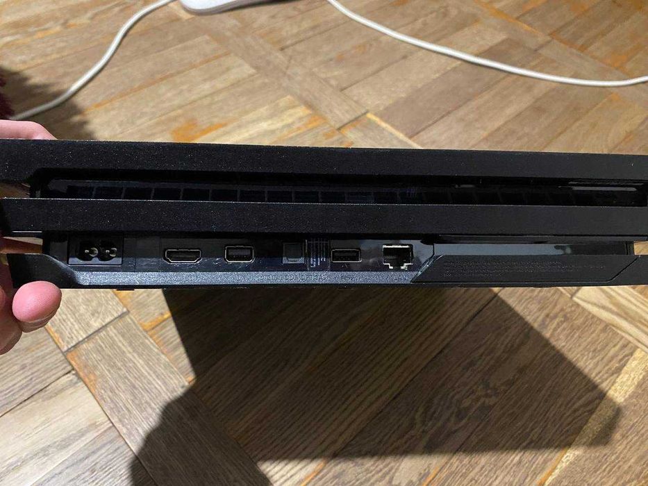 Play Station 4 Pro 1 терабайт