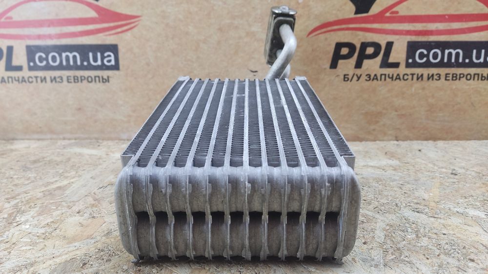 Chrysler Town Country 2011- испаритель радиатор кондиционера задний