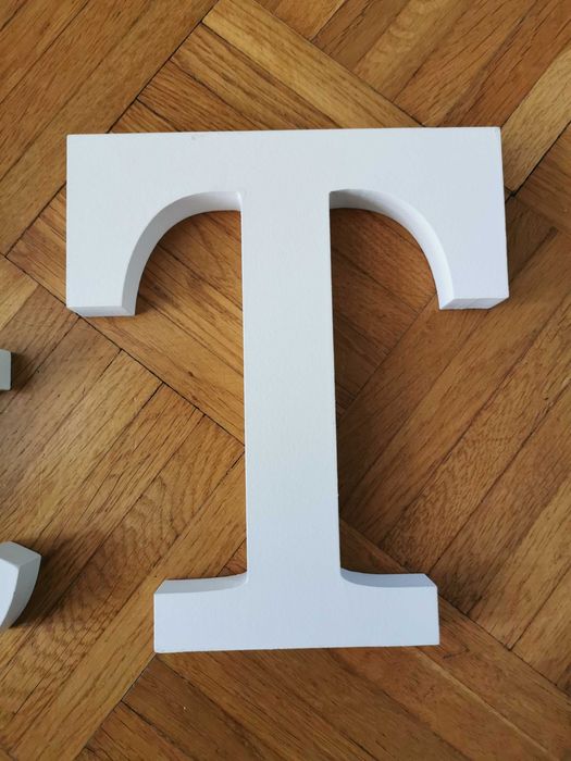 Drewniane, białe litery na ślub