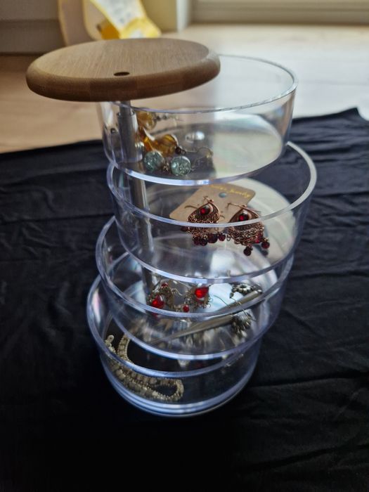 Pojemnik z biżuterią