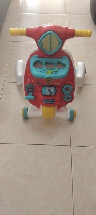 Vendo andarilho criança impecável