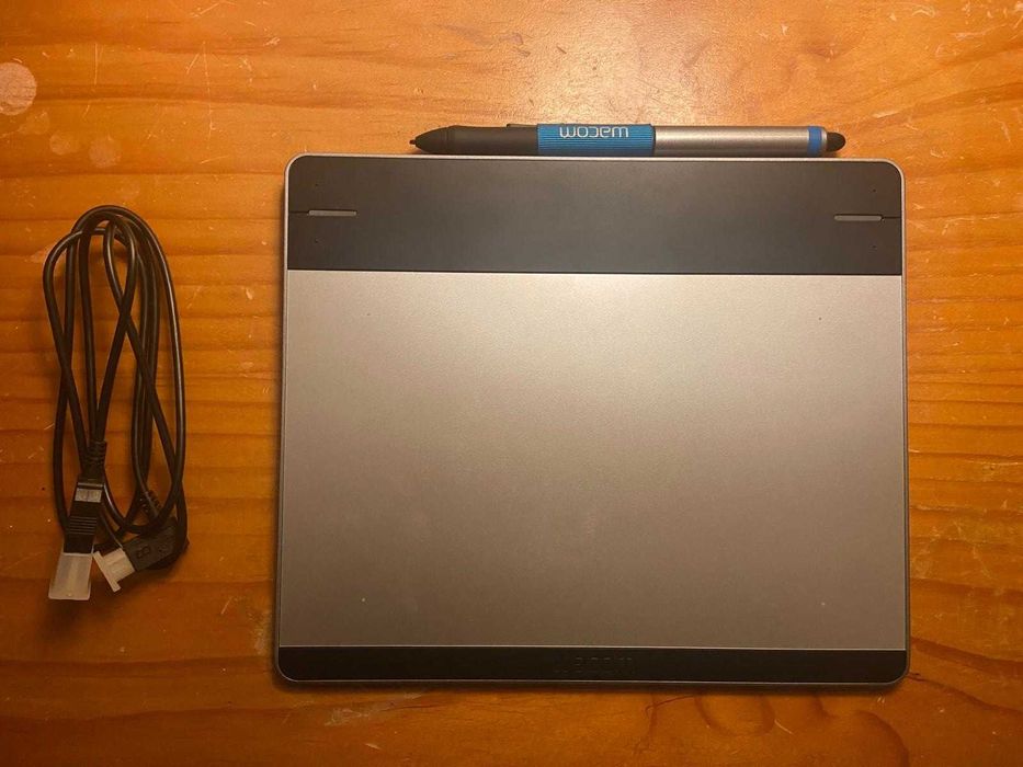 Wacom Intuos Creative Pen & Touch Tablet como nova