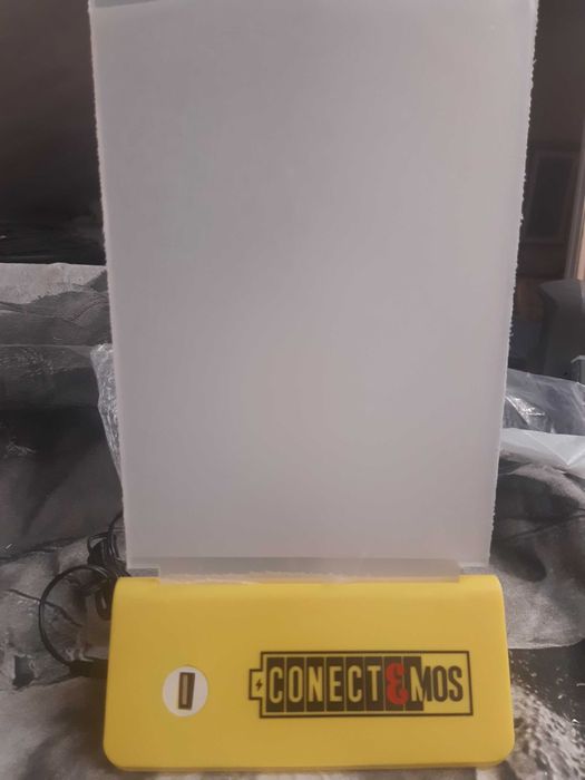 Carregador usb com moldura