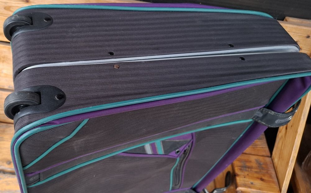 Ретро валізи різні