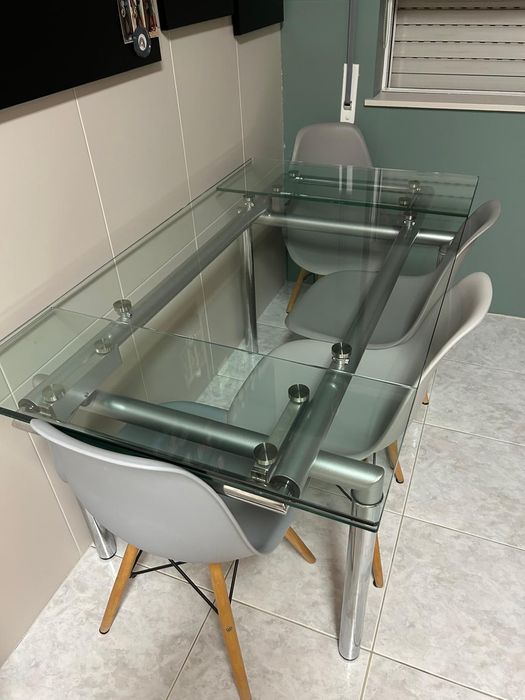 Mesa extensível muito resistente