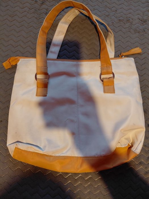 Torebka damska shopper miejska biała beżowa z kieszeniami pojemna A4 gratis