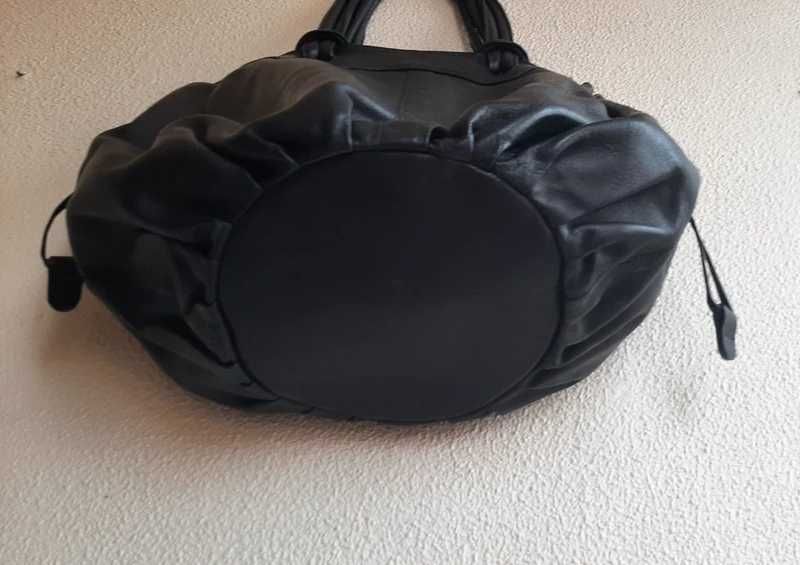 Mala artesanal, preta em pele, NOVA