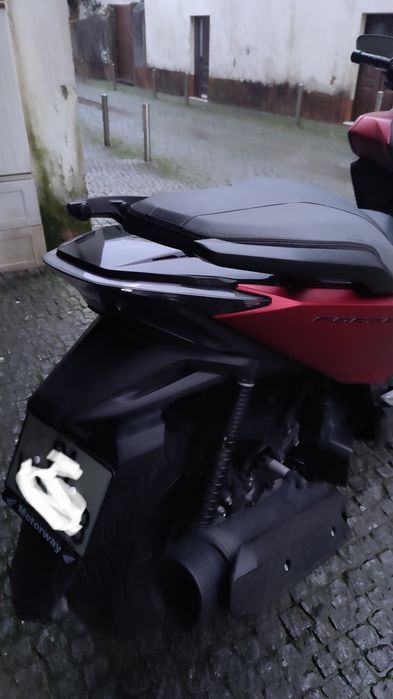 Honda Forza 125, impecável