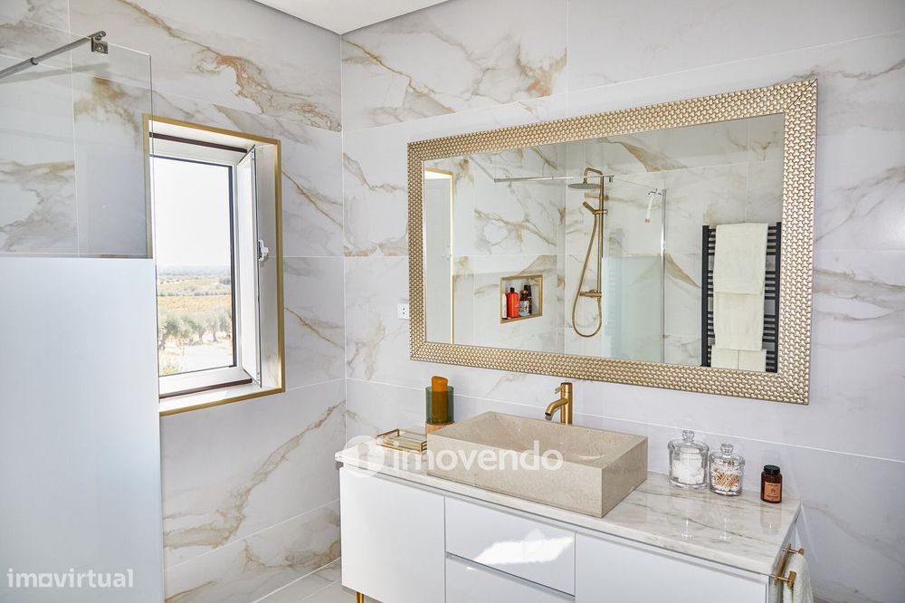 Andar de moradia T2 totalmente remodelado, em Reguengos de Monsaraz