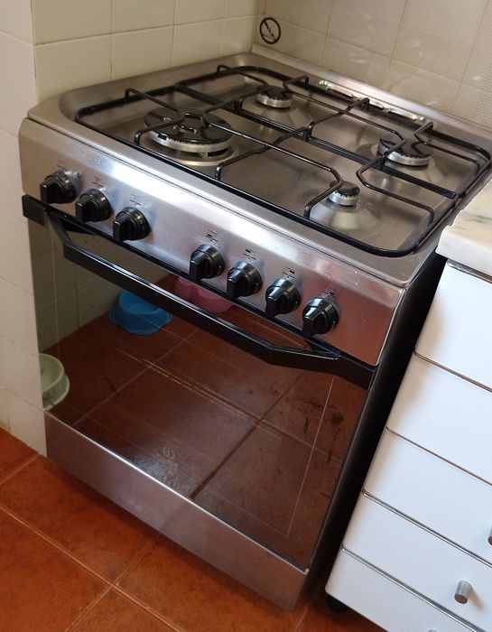 Fogão Indesit Gás Natural e Elétrico