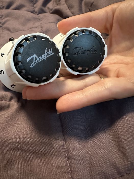 Продам термоголовку (терморегулятор) для радиатора отопления Danfoss