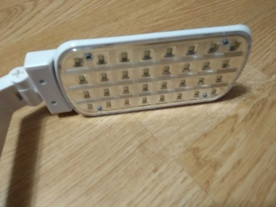 Tiros/lampka biurkowa