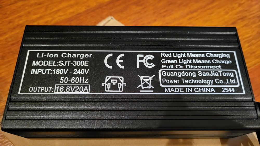 20 A зарядний пристрій LiFePO4 12V