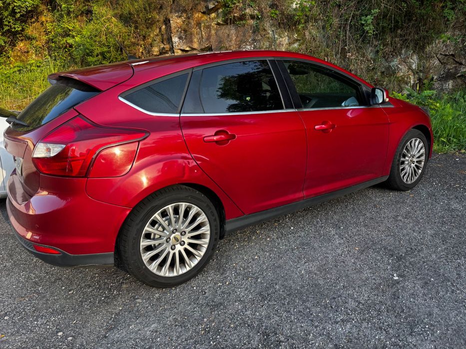 Ford Focus Titanium 2011457157446678630401