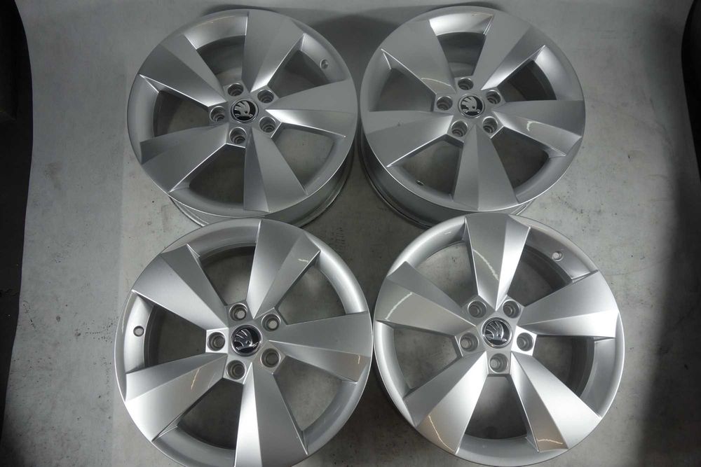 Alufelgi 17" 5x112 Audi Seat Skoda Vw Aiways MG Srebrne 774