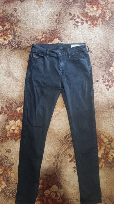 Продам, jeans super slim-skini regualar waist,джинсы супер узкие с обычной талией.