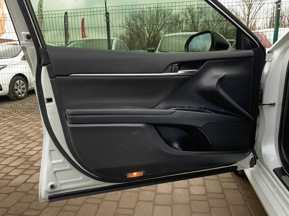 Toyota Camry 2019