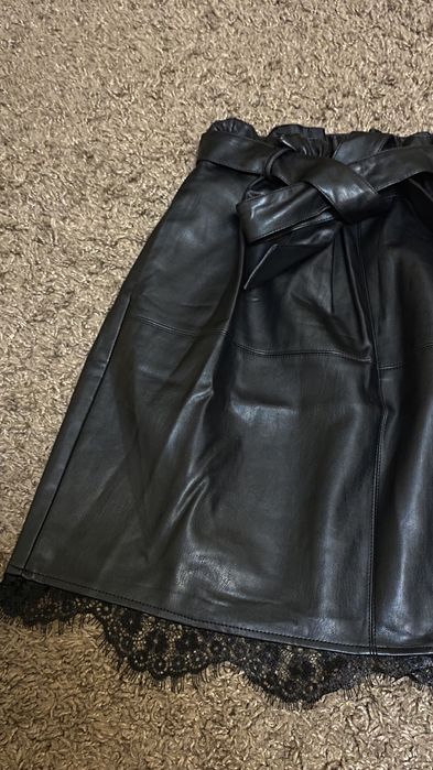 Жіноча спідниця Zara з екошкіри