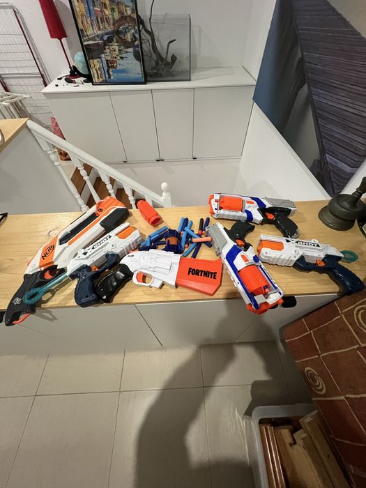 Pistolas marca Nerf