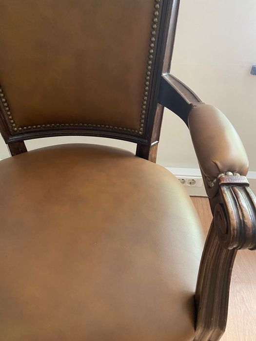 Cadeirão Pele Castanho