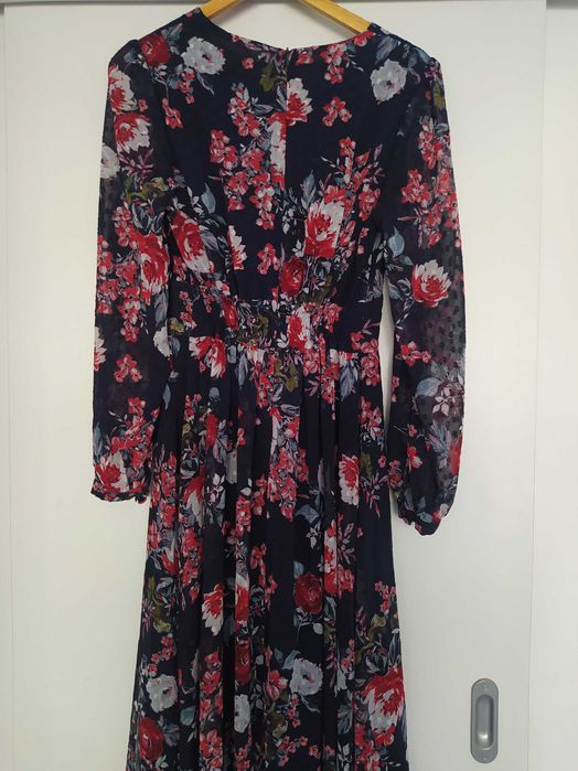 Długa sukienka na każdą okazję