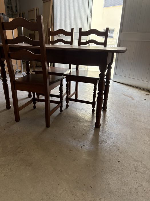 Mesa cozinha mogno