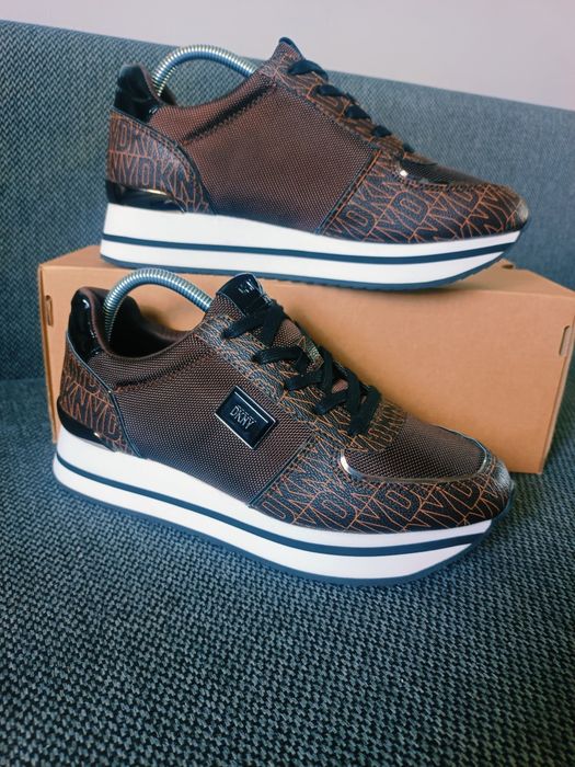 Nowe Sneakersy DKNY Davie r. 40.5 / 26 cm – Outlet