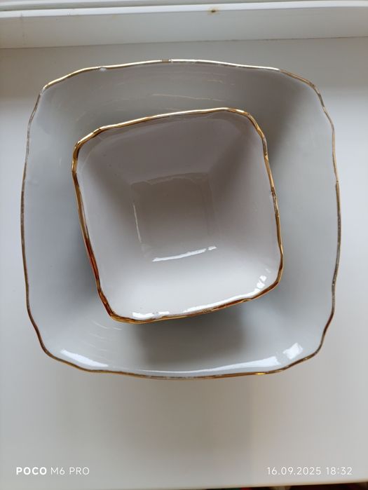 Посуд з сусальною позолотою