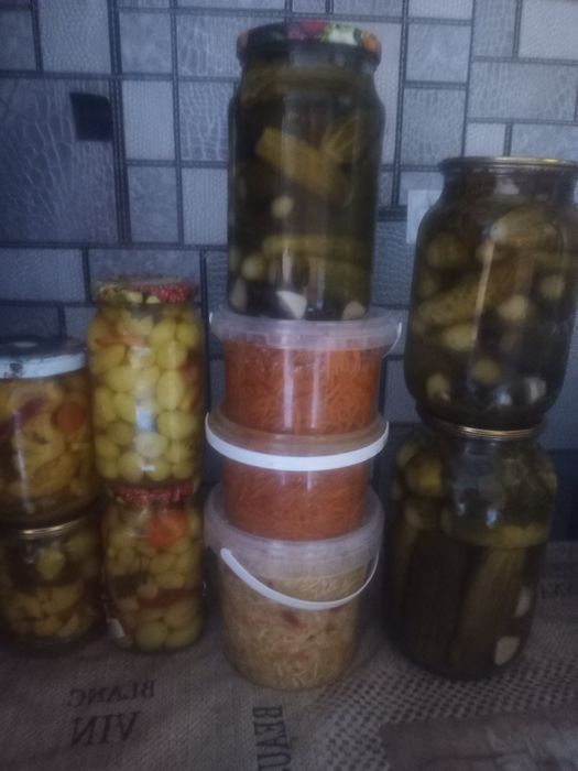Домашня консервація, смалець,хрін.