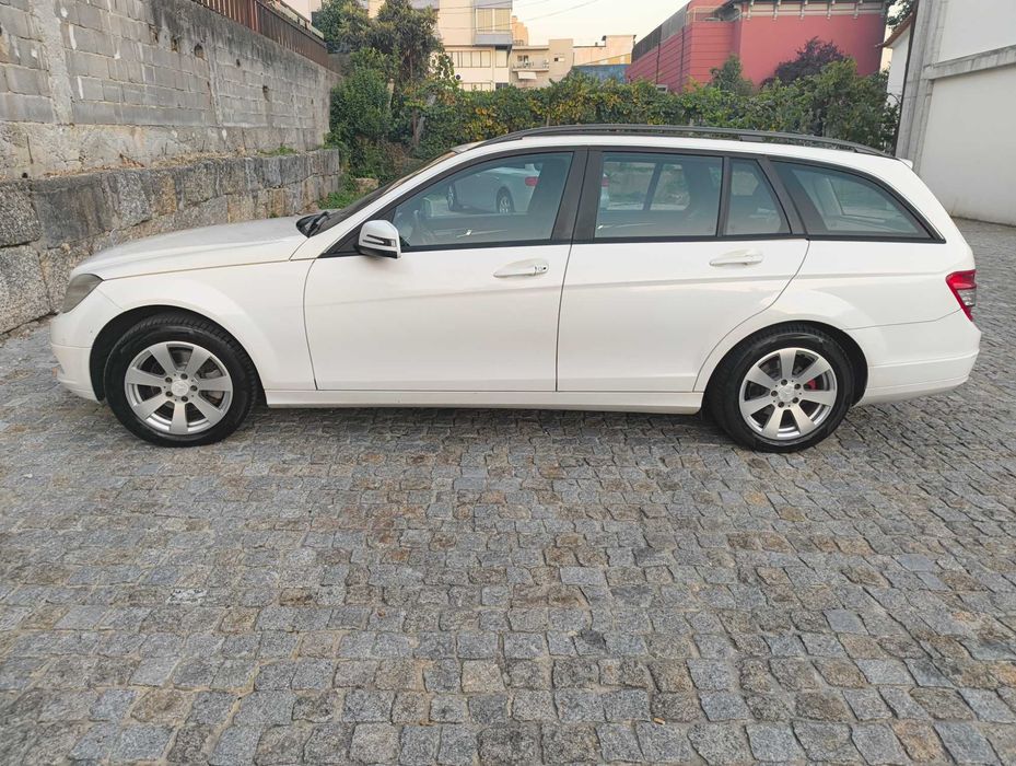Mercedes-Benz C200 CDI | 2009 | Diesel | 395.000 km foto 2