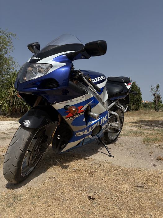 SUZUKI GSX-R 1000 K1 | 2001 | LENDÁRIA