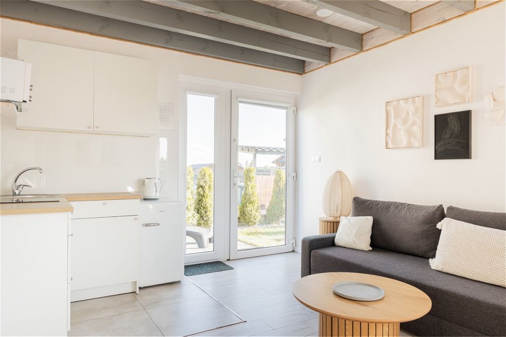 Domki Karwia, Jacuzzi, Basen Podgrzewany, Sauna, Plac Zabaw z Dmuchańcami, Parking Grill - Cichy Domek i Apartamenty Noclegi i Pokoje Blisko Morza