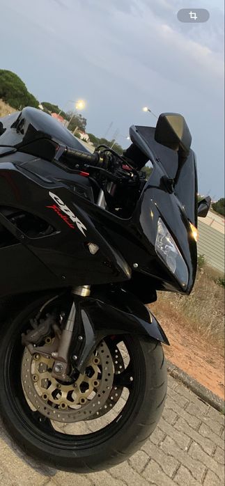 Cbr 1000 RR imaculada