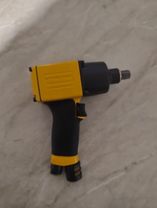 Гайковёрт пневматический