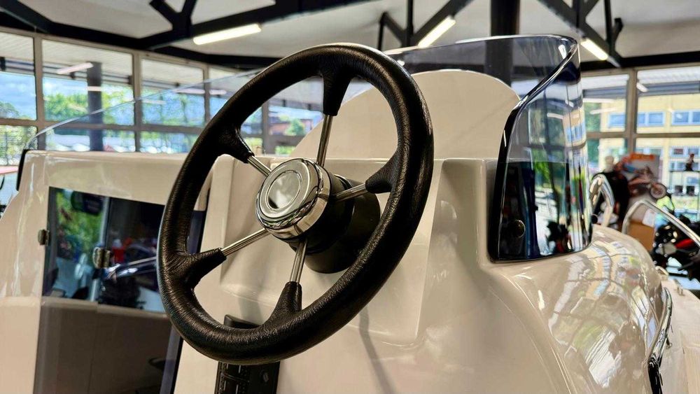 Jacht motorowy 430 CAB, silnik Suzuki DF20 - dealer Szczecin