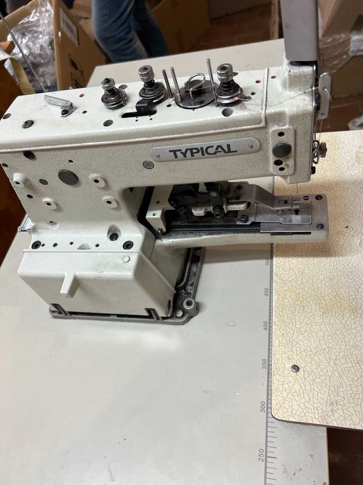 Typical GT 660-01 гудзикова машина, етикеточна машина