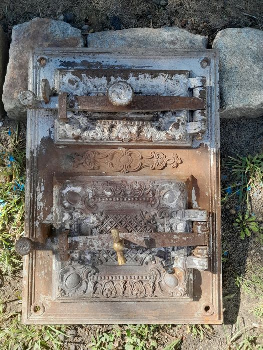 Stare  drzwiczki od pieca