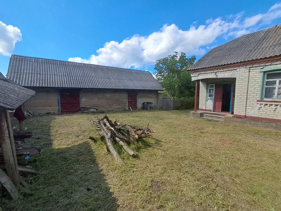 Продам добротний будинок в с.Ходачки Коростенський району