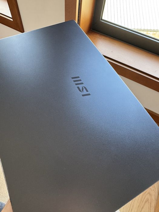 Portatil MSI Modern 15 como novo