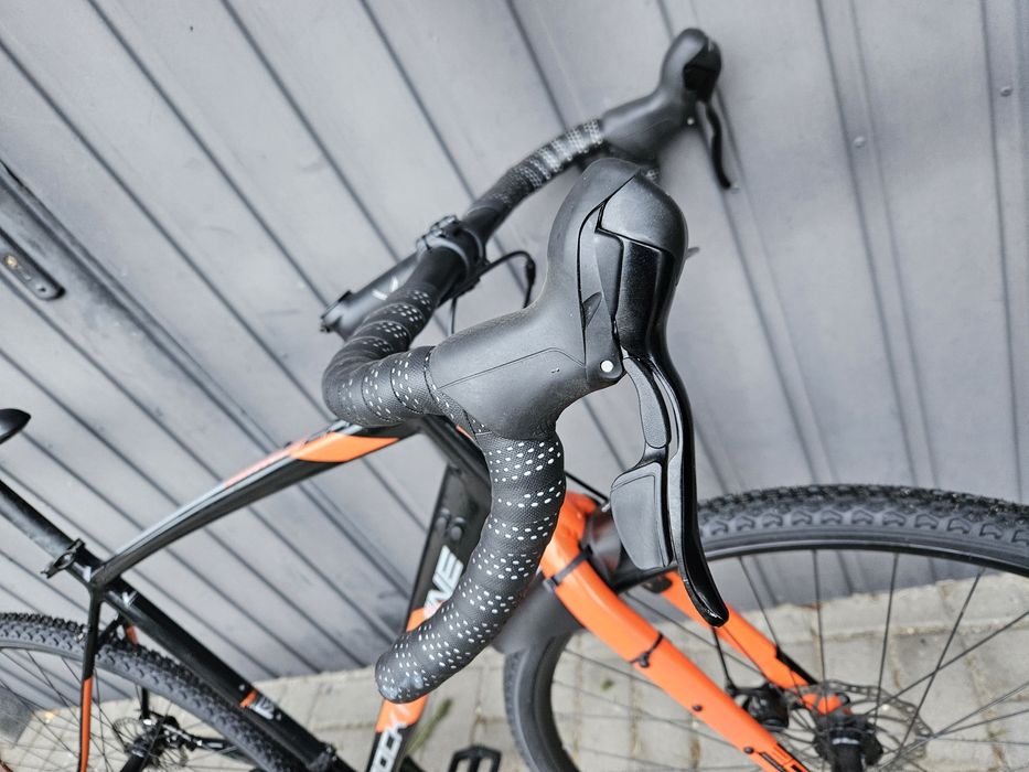ROCKMACHINE gravel Shimano CLARIS hamulce tarczowe