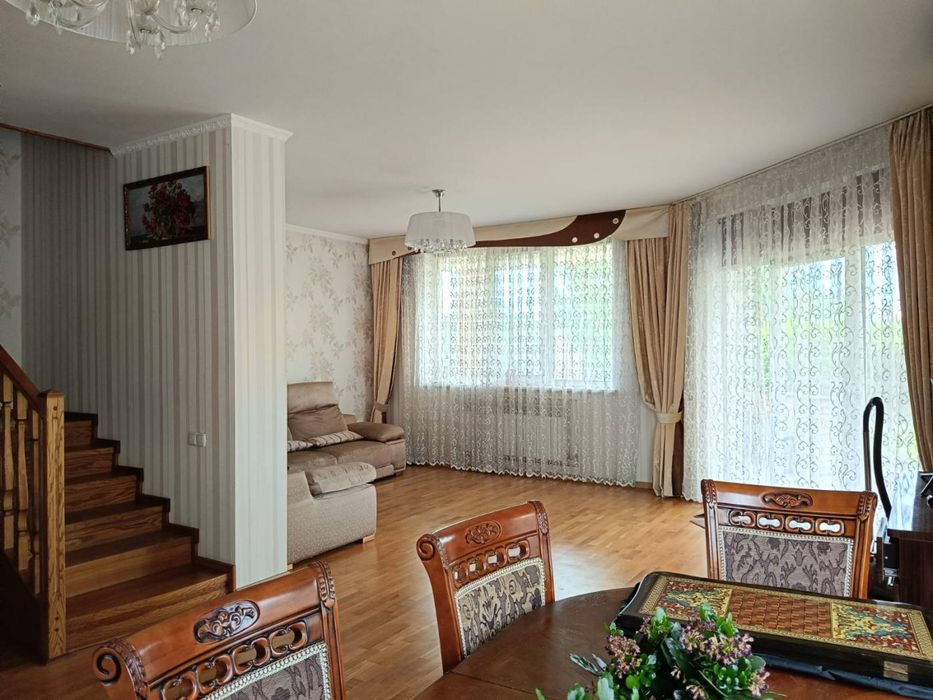 Продам, Справжній будинок, садиба. Новоолександрівка.