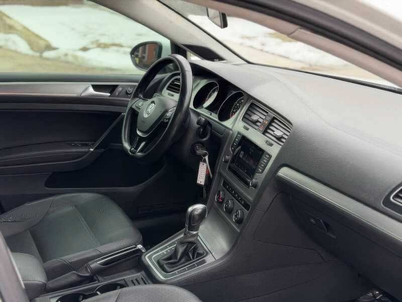 2015 Volkswagen Golf TSI SE