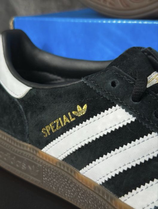 Adidas spezial.