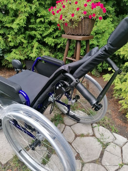 Nowy wózek, rozkładany  Vermeiren Eclips X4 90° –alu transport