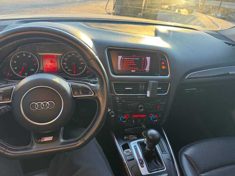 Audi Q5 8R tfsi 2012 р.в.