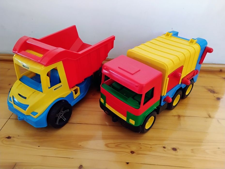 Pojazdy Wader wywrotka i śmieciarka