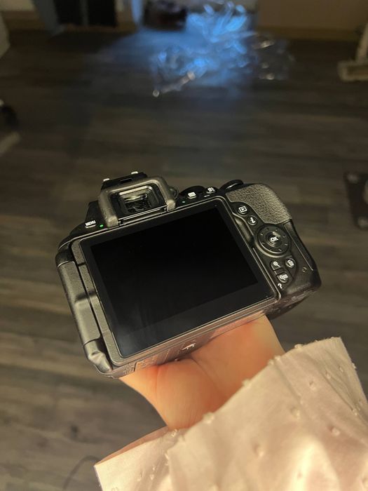 Камера Nikon D5600 DSLR KIT