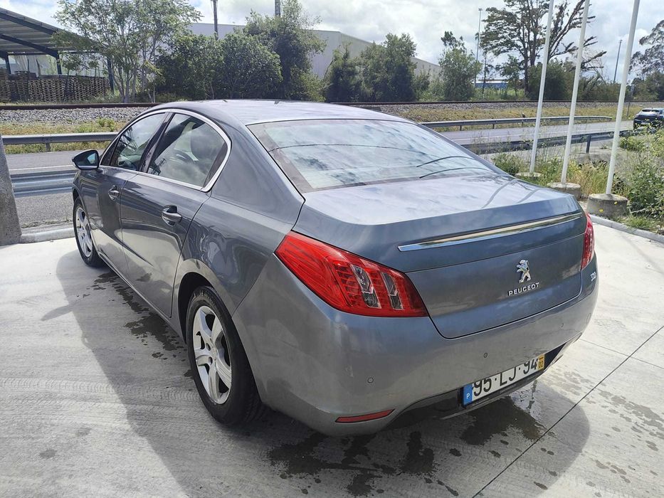 Peugeot 508 Sedan  1.6 e-hdi 2011